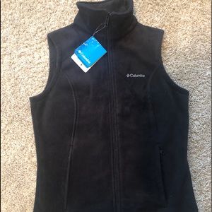 BRAND NEW women’s Columbia fleece vest. Small